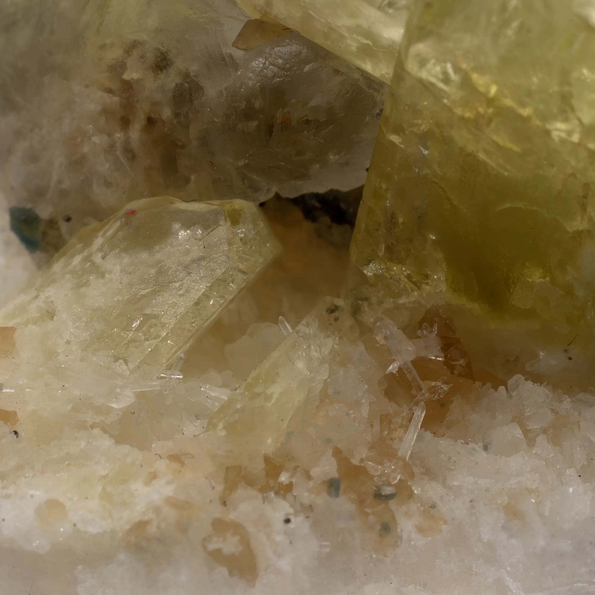 Collection - Brazilianite, beryllonite & quartz - Brésil