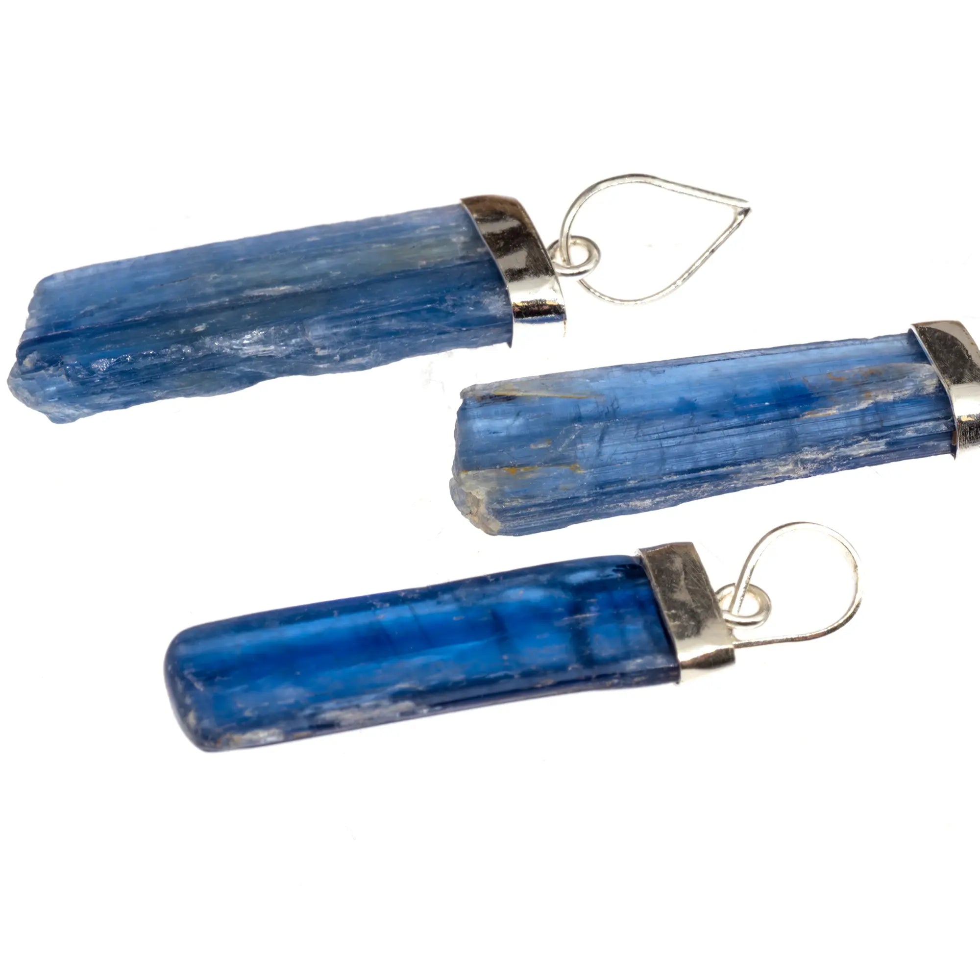 Pendentif Cyanite bleue cristal - argent - pendentif-argent-cyanite-brute-cyapd5 - CRISTAL SOURCES