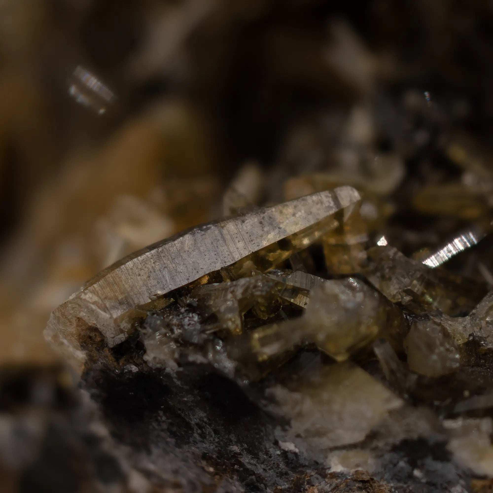 Smithsonite jaune sur Tennantite - Tsumeb, Namibie