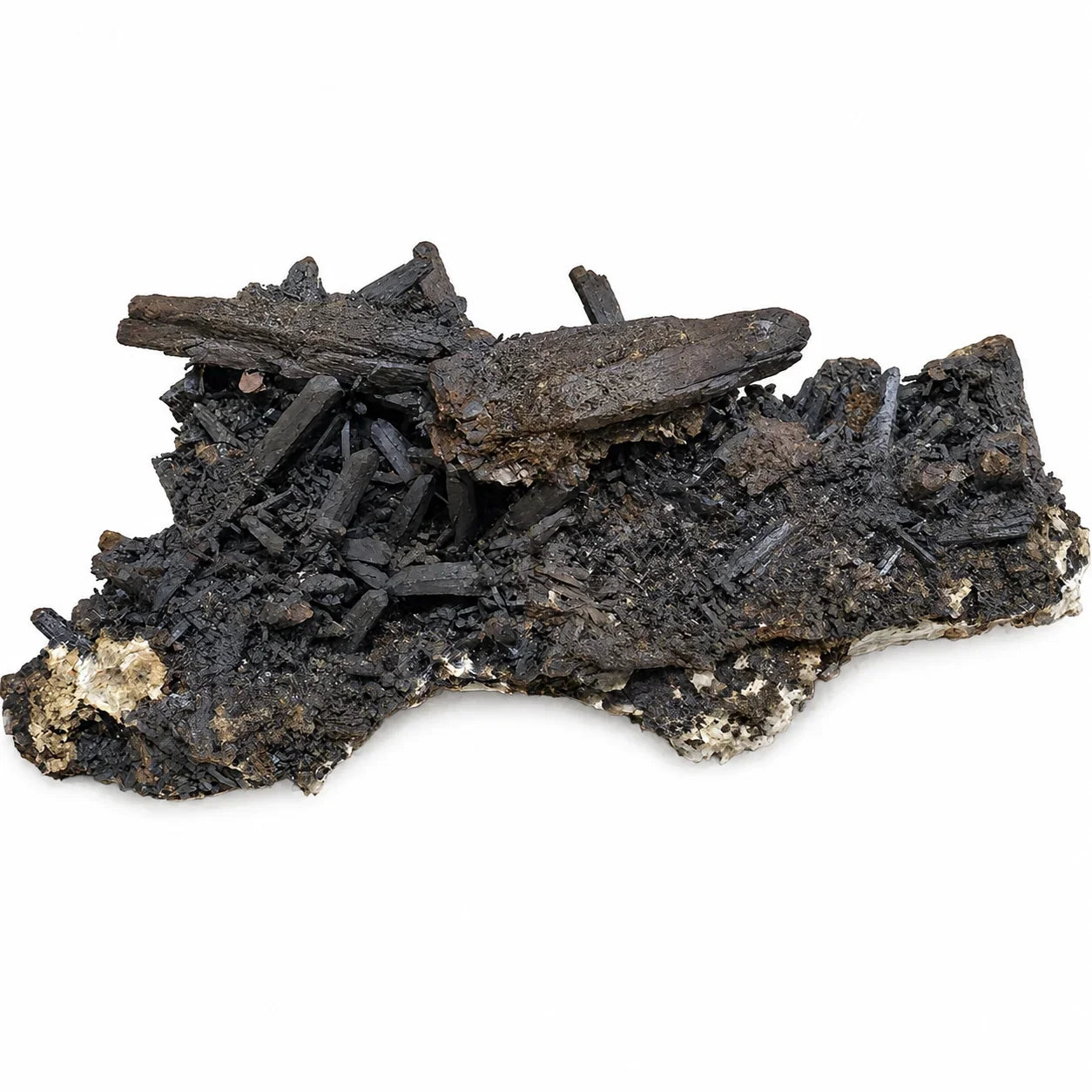 Pierre rare de Zanazziite sur Eosphorite provenant de Taquaral, Minas Gerais, Brésil, spécimen minéralogique naturel présenté sur fond blanc.