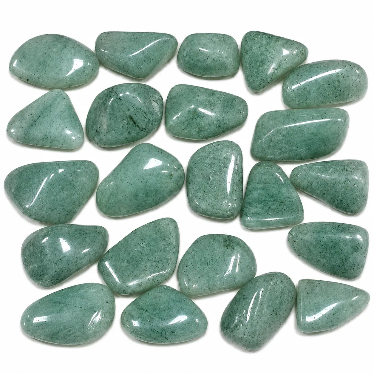 Pierre naturelle aventurine verte roulée de Tanzanie en lot, galets polis de 2 à 3 cm aux nuances vert clair naturelles, minéraux authentiques pour collection, décoration et lithothérapie.
