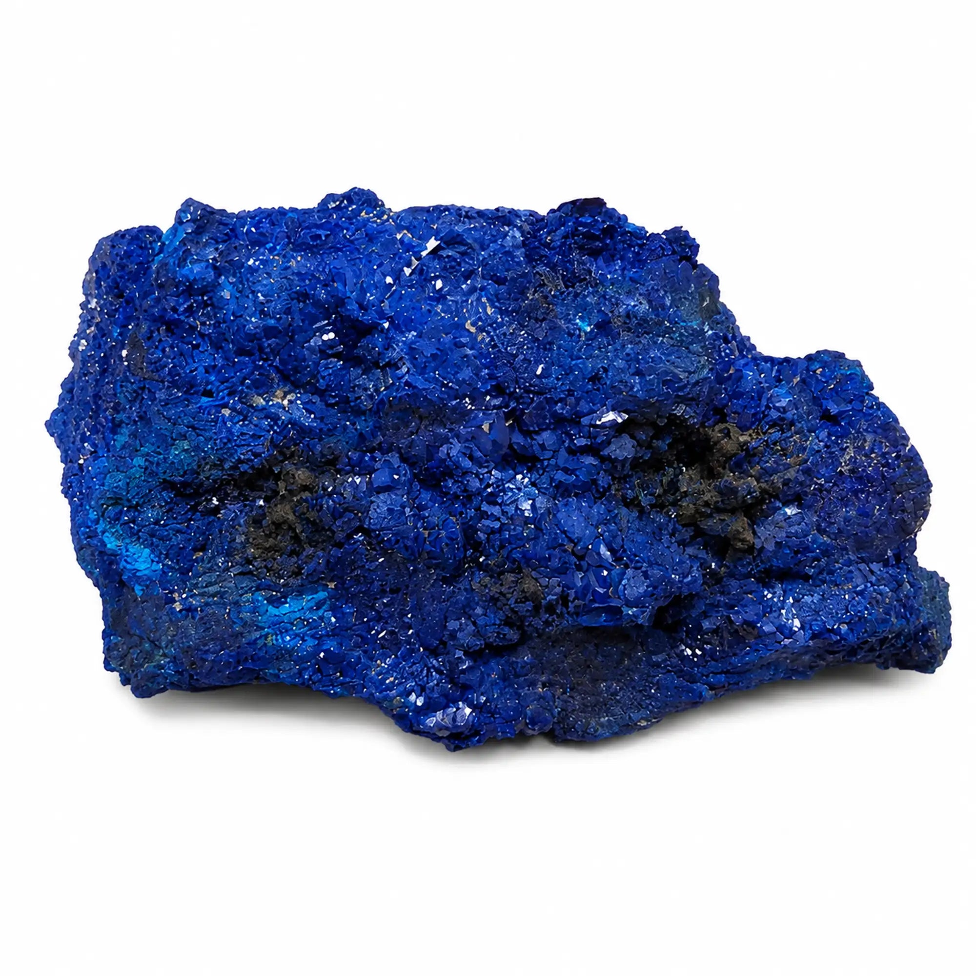 Spécimen d'azurite de Chessy-les-Mines, France, photographié sur fond blanc, montrant une autre face de la pierre avec cristaux naturels bleu cobalt, relief minéralogique et structure cristalline détaillée.