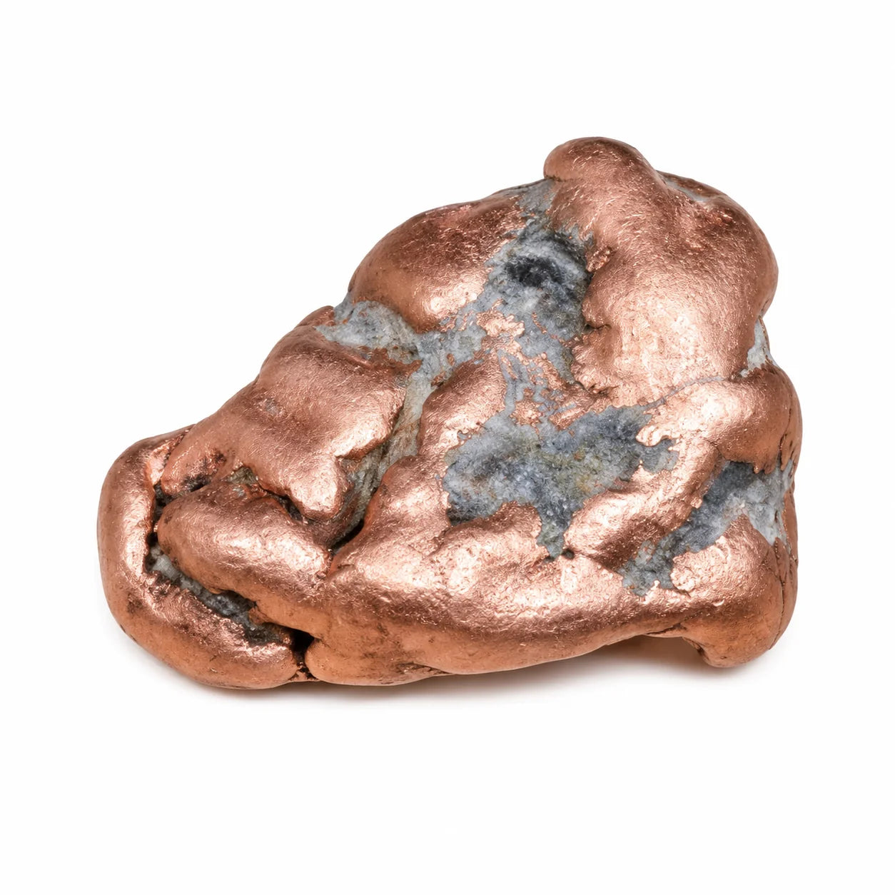Pierre de collection en cuivre natif poli provenant de Keweenaw, Michigan, avec importantes masses de cuivre rouge métallique et matrice quartzeuse, vue d'une seconde face révélant la morphologie naturelle du spécimen.
