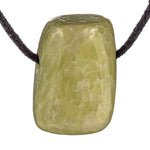 Pendentif jade néphrite - pierre percée - 2 cm - Suisse - CRISTAL SOURCES