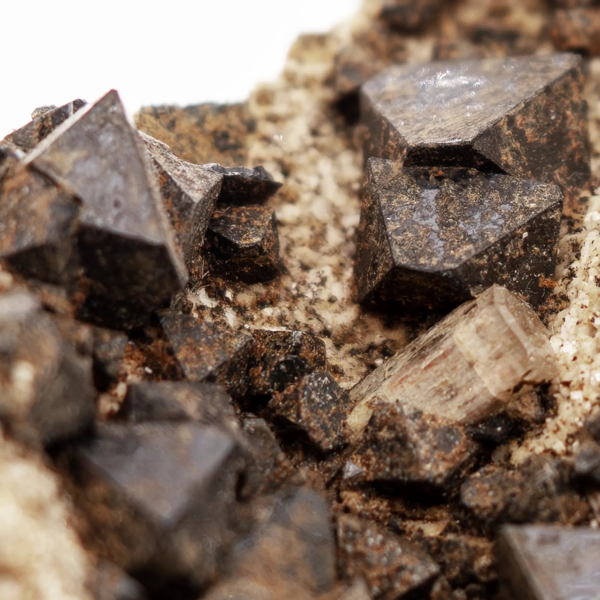 magnétite brute prix -cristaux de feldspath vertus