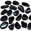 Lot de pierres naturelles obsidienne noire roulée du Mexique, galets polis de 2 à 3 cm sur fond blanc, minéraux naturels pour collection, méditation, protection et lithothérapie.