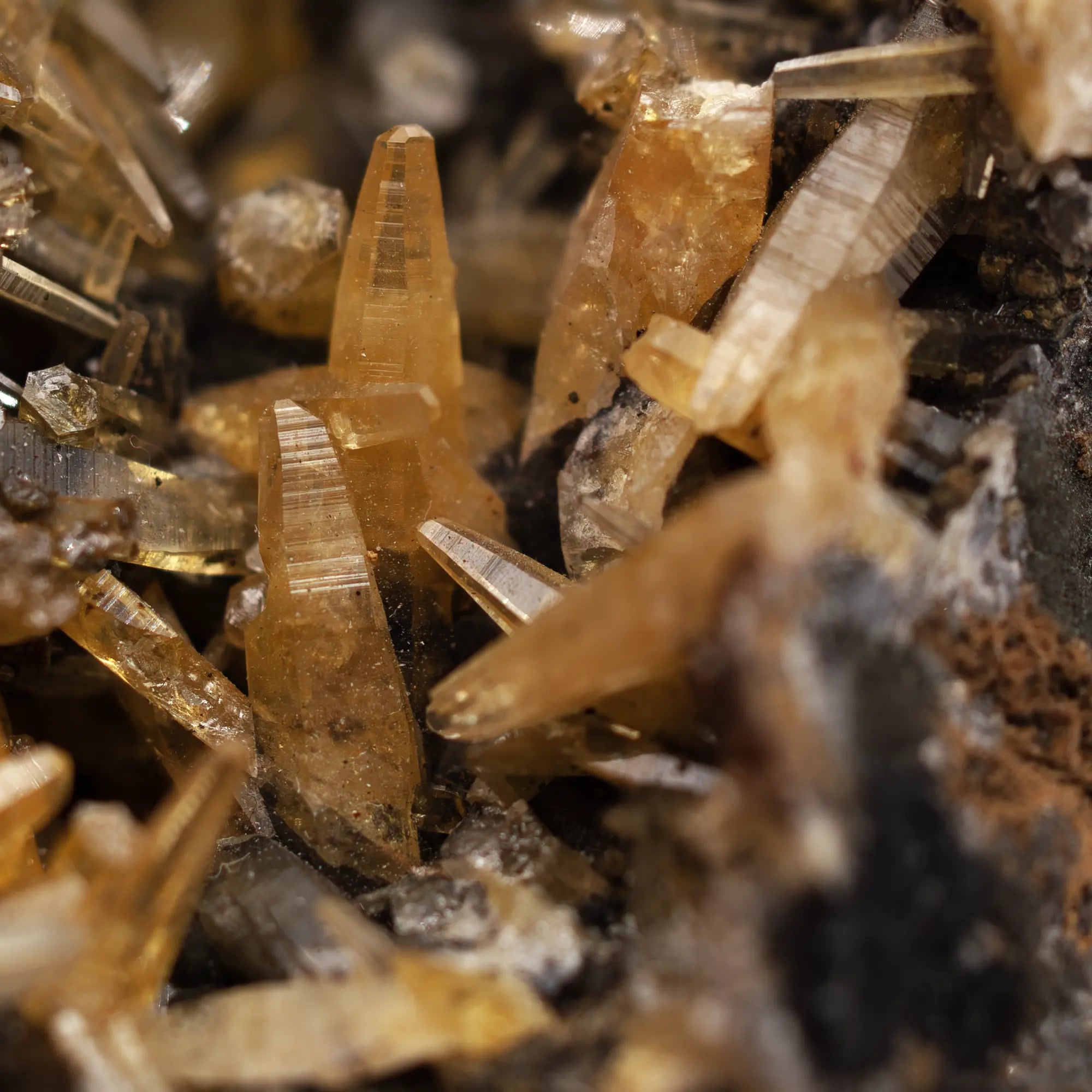 Smithsonite jaune sur Tennantite - Tsumeb, Namibie