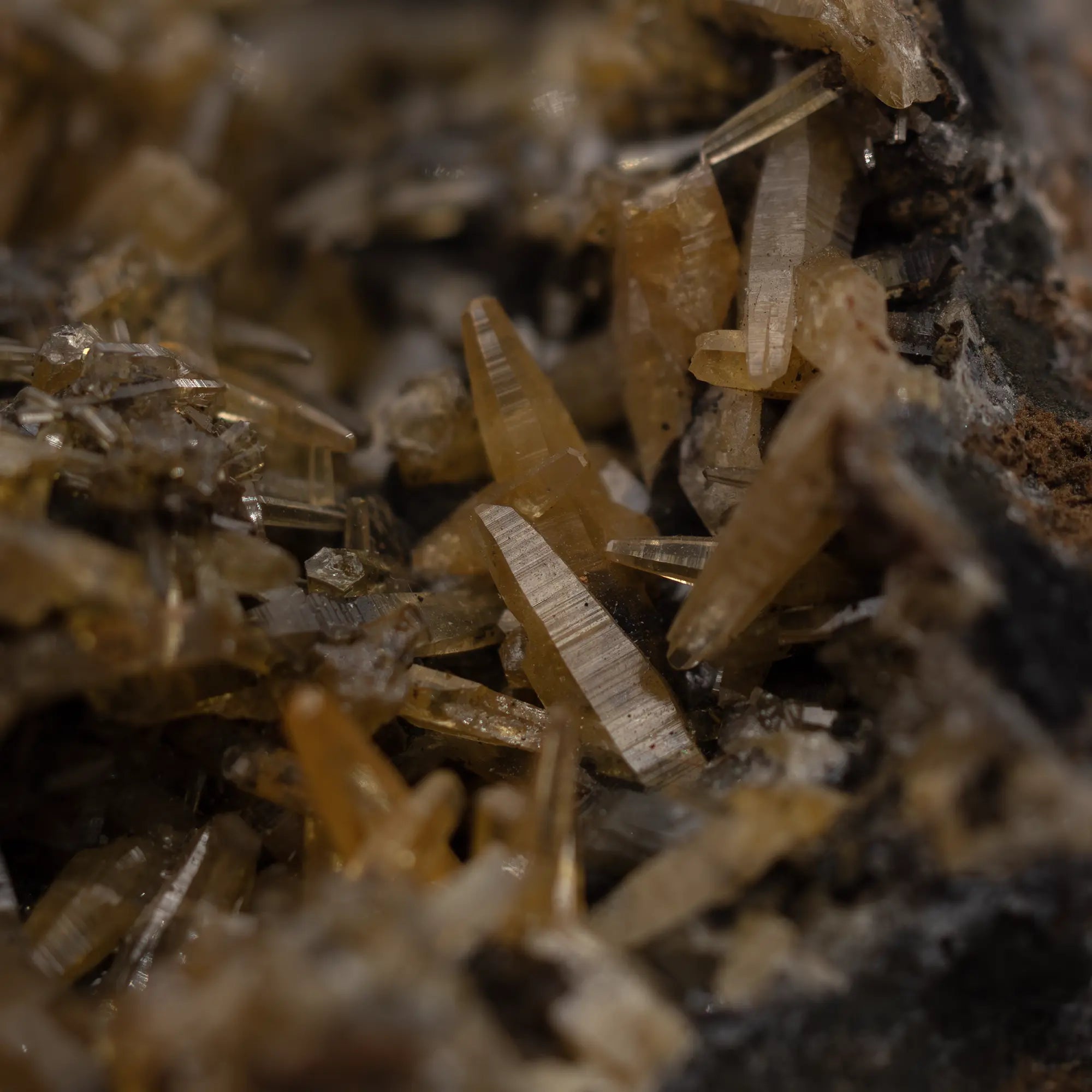 Smithsonite jaune sur Tennantite - Tsumeb, Namibie