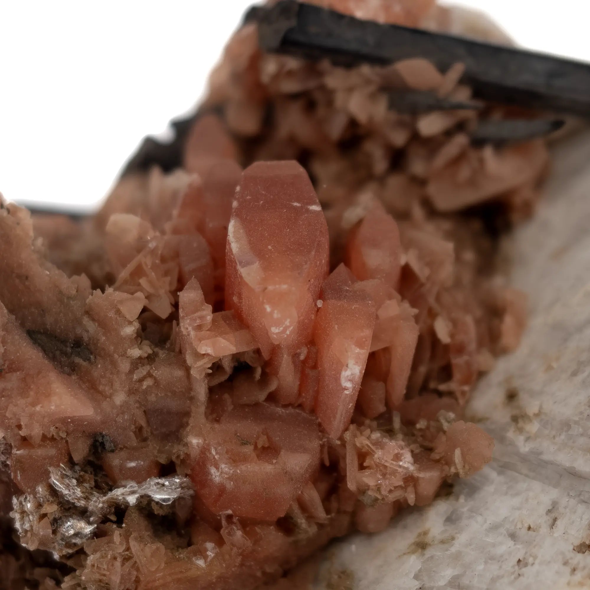 Serandite, Analcime & Aegirine – Carrière Poudrette, Mont Saint-Hilaire – Collection