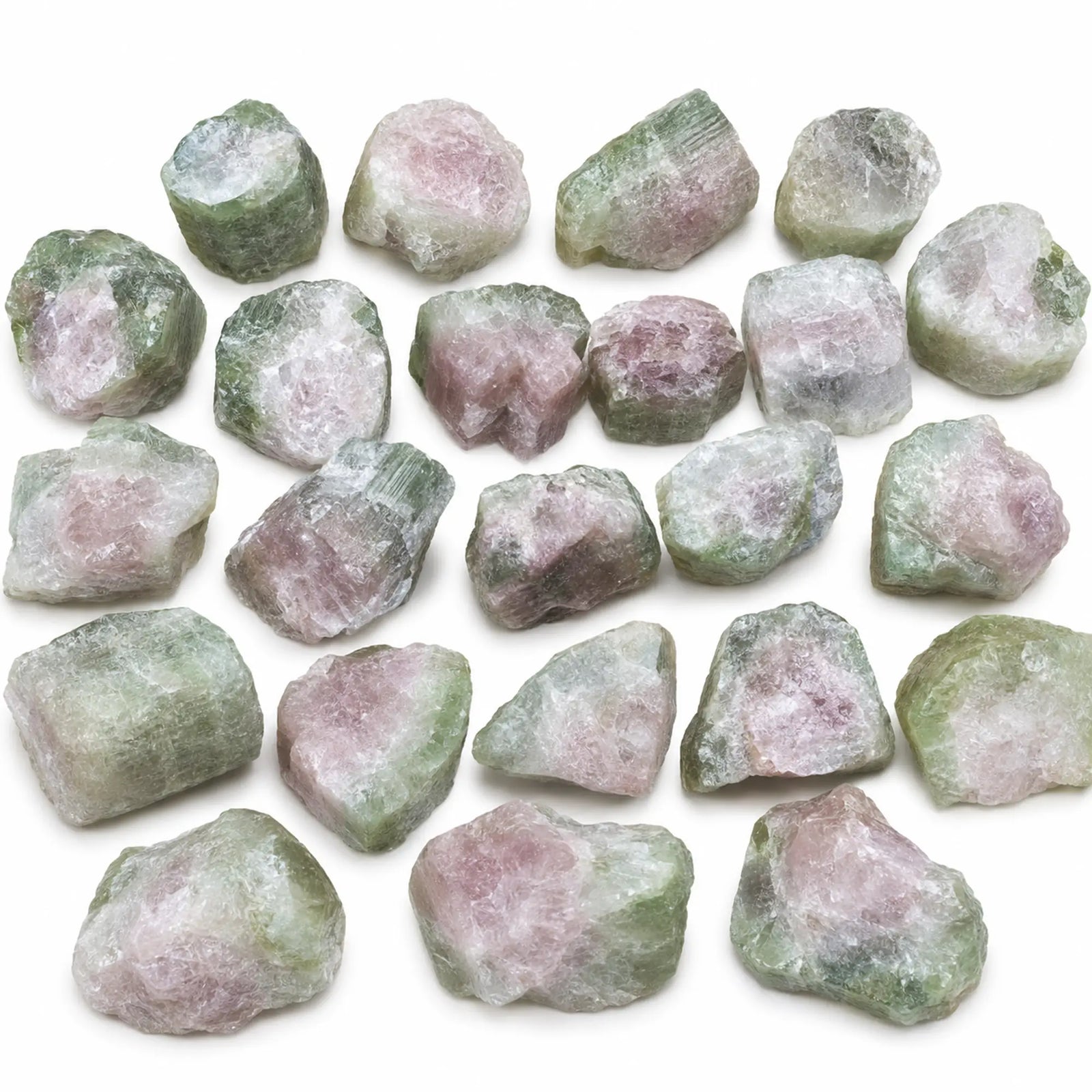 Lot de tourmalines melon d'eau brutes du Brésil aux couleurs naturelles vertes, roses et blanches, petites pierres brutes de 1 à 2 cm pour collection de minéraux, lithothérapie et décoration minérale.
