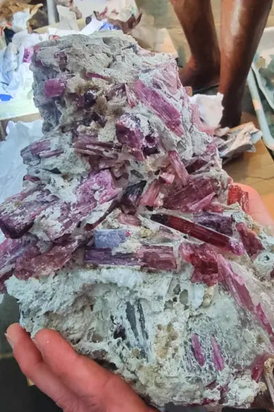 Superbe tourmaline rose trouvée au Brésil