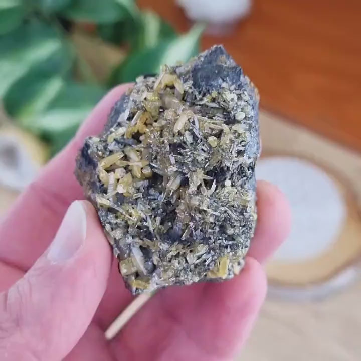 Smithsonite jaune sur Tennantite - Tsumeb, Namibie