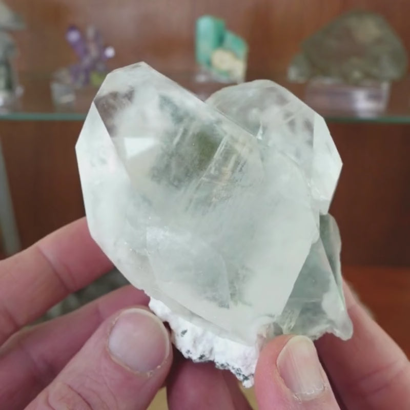 Pierre calcite cristal sur mordenite d'Inde